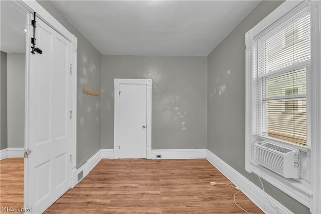Building Photo - 3900 W 33rd St