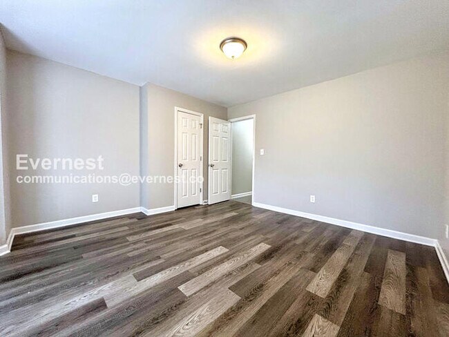 Building Photo - 204 Battle Dr