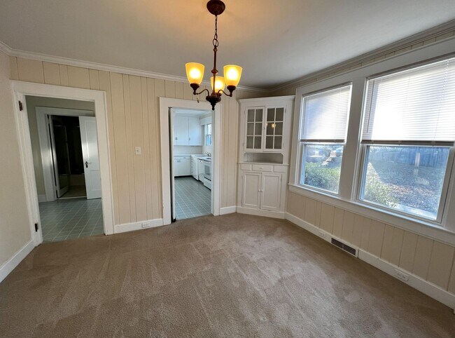 Building Photo - FOR RENT IN ARDMORE!!