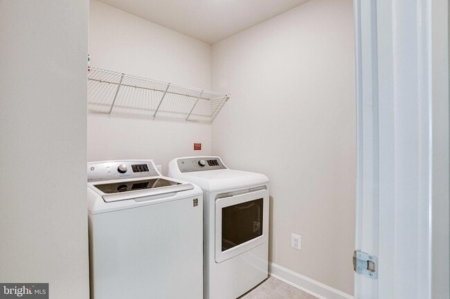 Building Photo - 43469 Grandmoore St