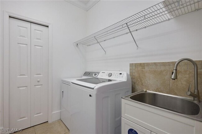 Building Photo - 14573 Abaco Lakes Dr