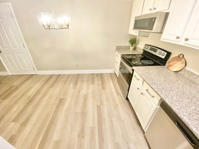 Building Photo - 5009 Indian River Dr