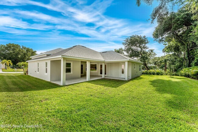 Building Photo - 35 Loch Ness Dr