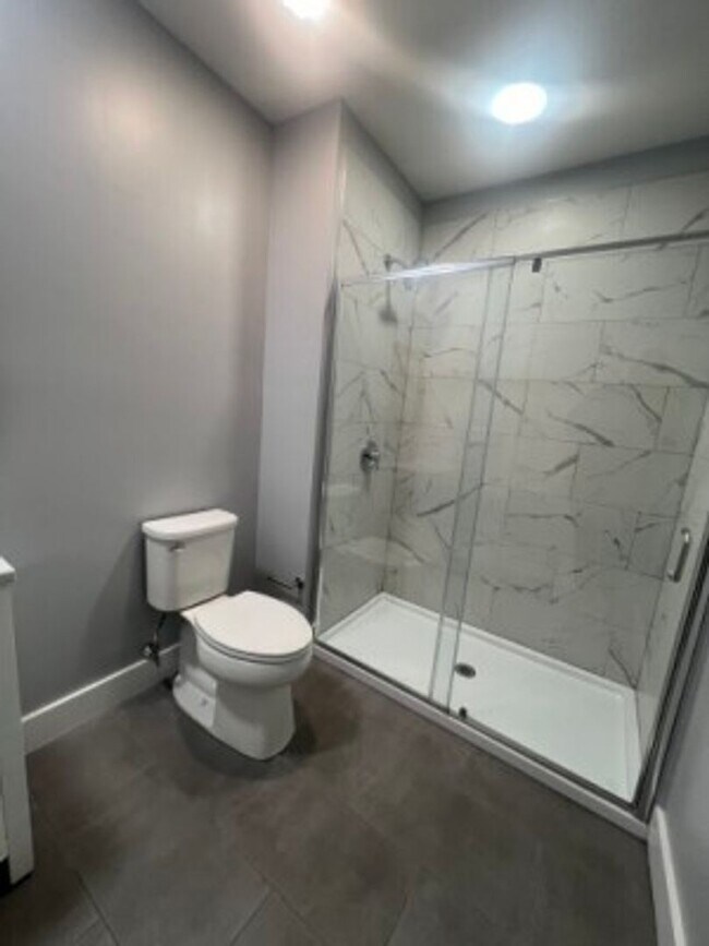 Building Photo - 2 Bed 2 Bath - South Boston - 6/1    (0.22...