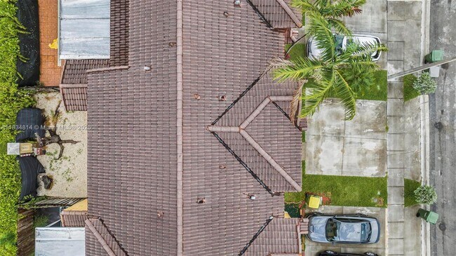 Building Photo - 755 E Mowry Ct