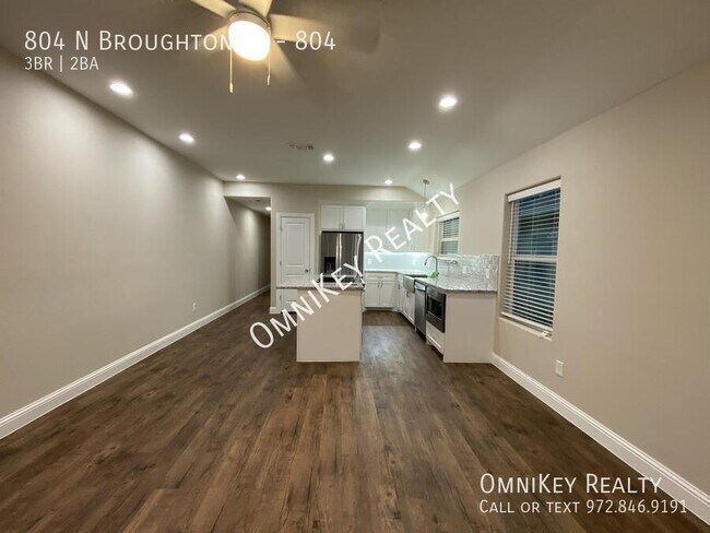 Building Photo - 804 N Broughton St