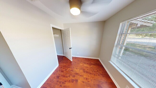 Building Photo - W. Terrace Drive 3115