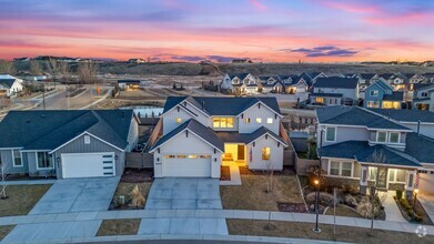 Building Photo - Gorgeous Home in the Perfect Location!