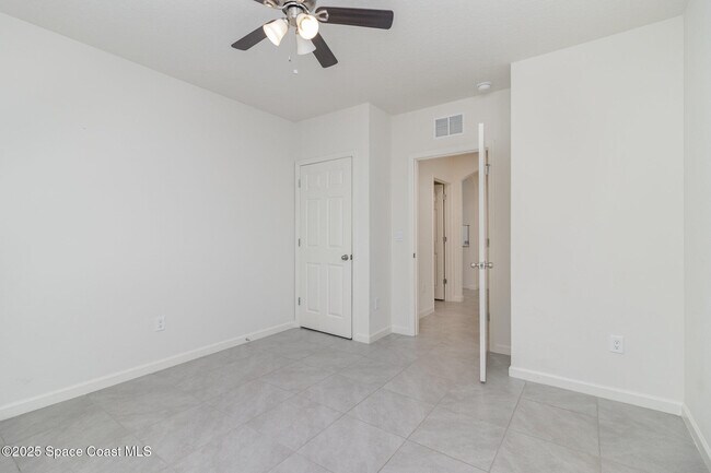 Building Photo - 975 Remington Green Dr SE