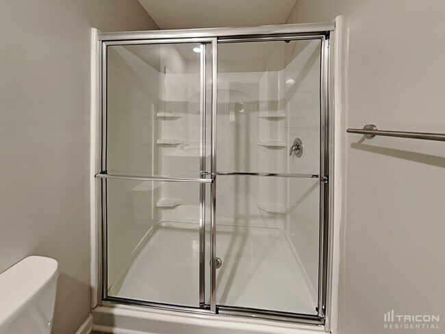 Building Photo - 533 Elmwood Pond Ct