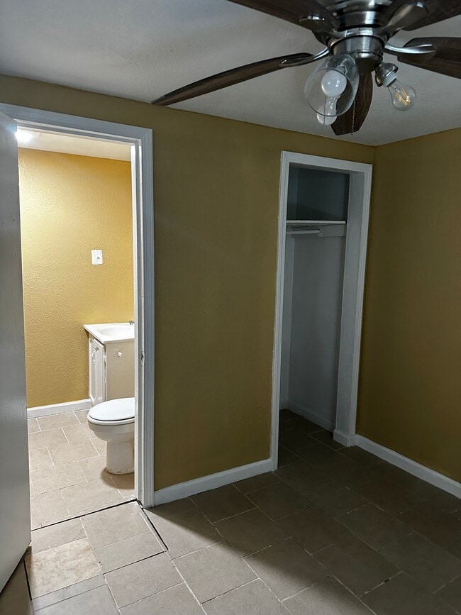 Building Photo - 1325 Hidalgo St