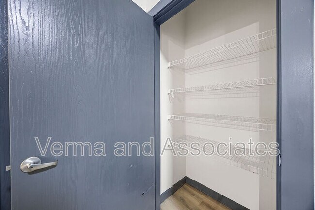 Building Photo - 2619 N Quality Ln