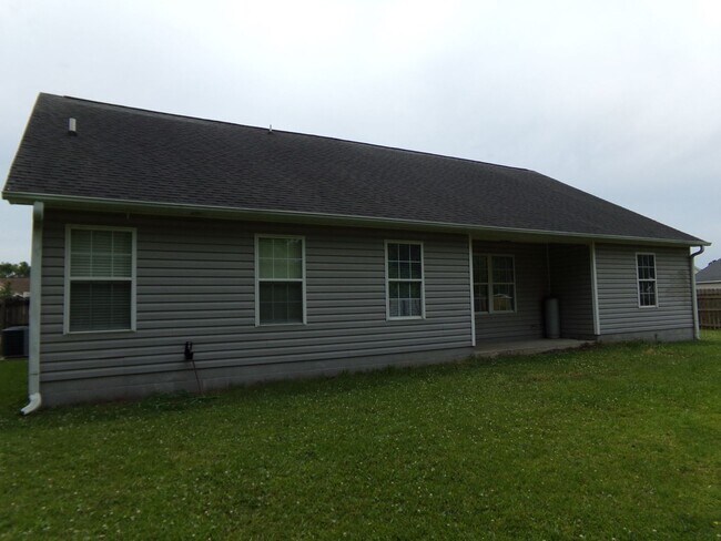 Building Photo - Just minutes from Cherry Point MCAS