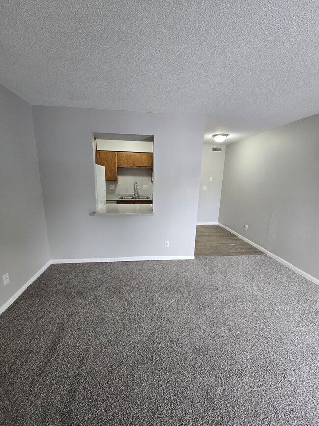 Building Photo - 1 Bedroom Apartment in Osage Beach!