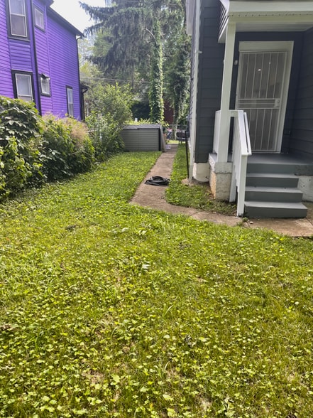 Building Photo - 6304 Desmond St