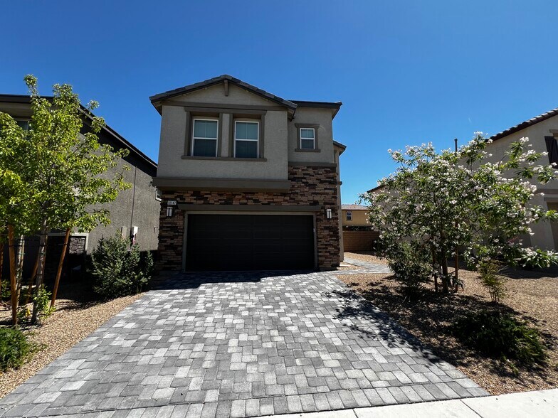 Primary Photo - 10147 W Meranto Ave