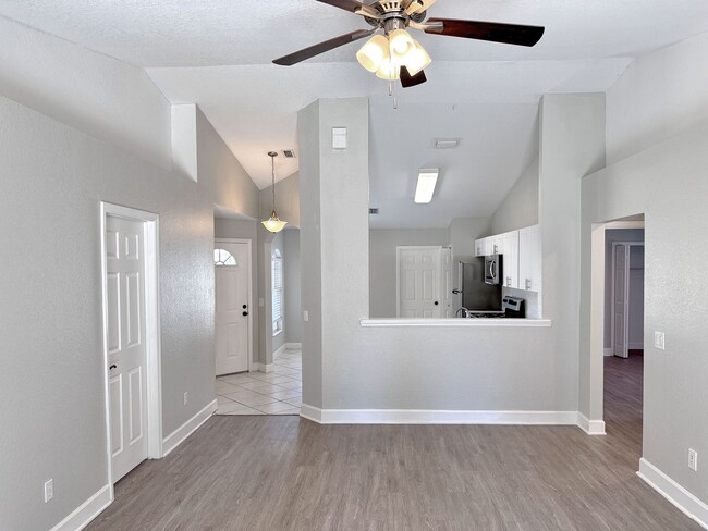Building Photo - Freshly Renovated Three Bedroom Home Ready...