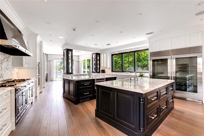 Building Photo - 709 Idlewyld Dr