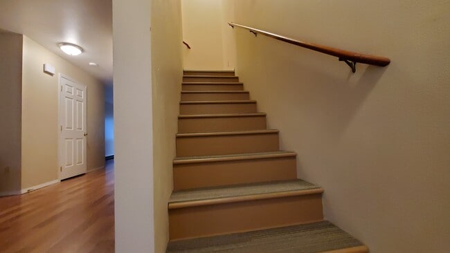 Building Photo - 209 E 18th Ave