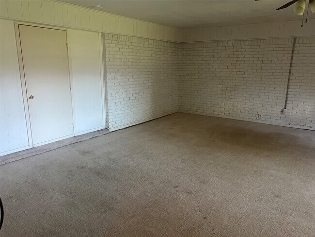 Building Photo - 3715 Latma Dr