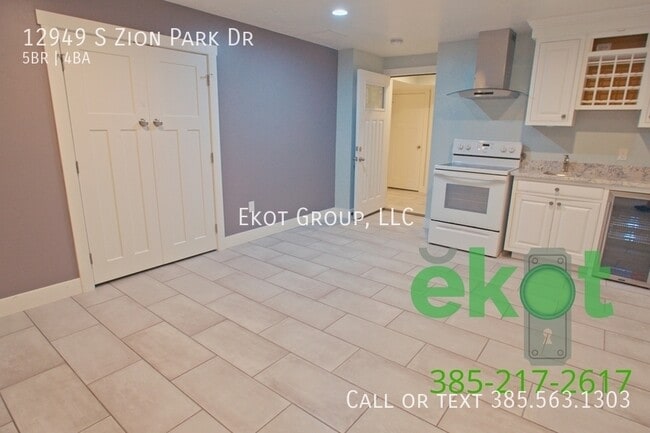 Building Photo - 12949 Zion Park Dr