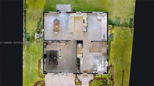 Building Photo - 2333 SE 28th St