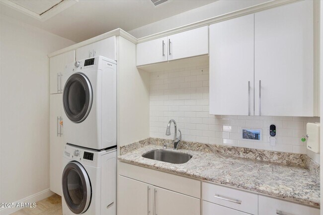 Building Photo - 17394 N 77th St