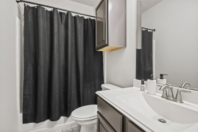 Building Photo - 12519 King Harry Dr