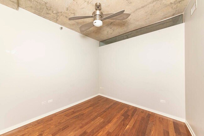 Building Photo - 700 N Larrabee St