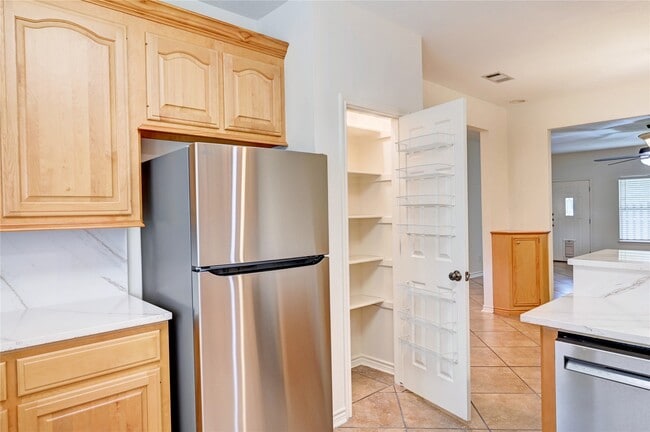 Building Photo - 12959 N Puffin Ln