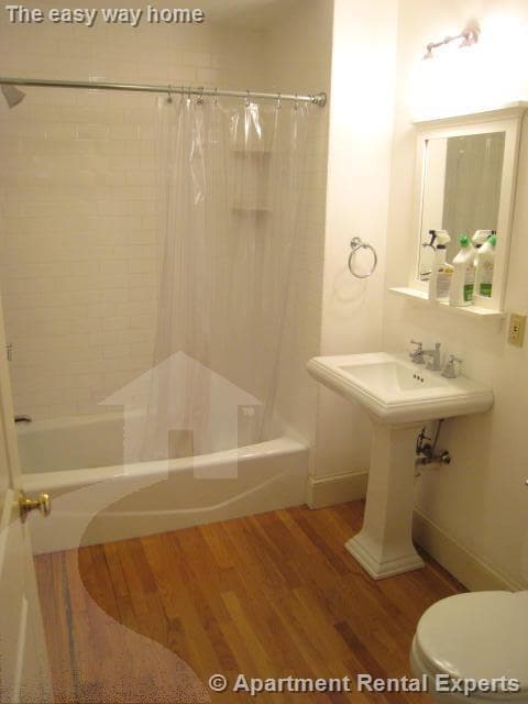 Building Photo - 117 Columbia St