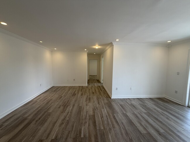 Building Photo - 4081 N 41st St