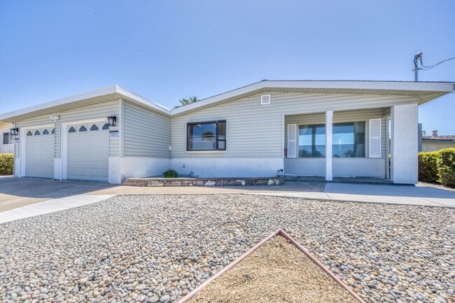Building Photo - 3052 Eddy Cir