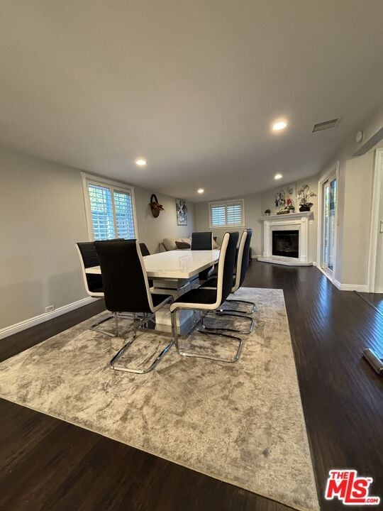 Building Photo - 10824 Paso Robles Ave