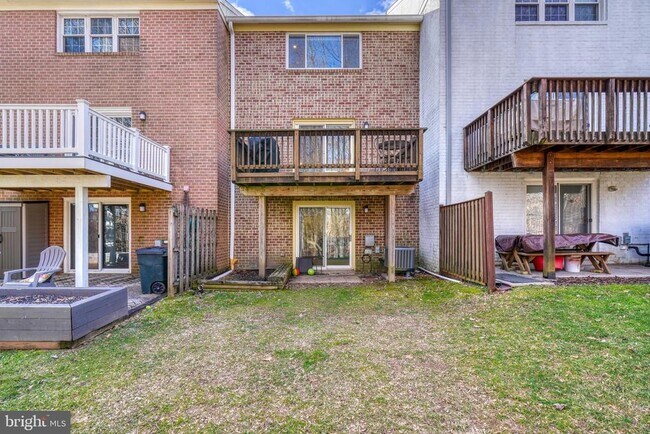 Building Photo - 28 Salthill Ct