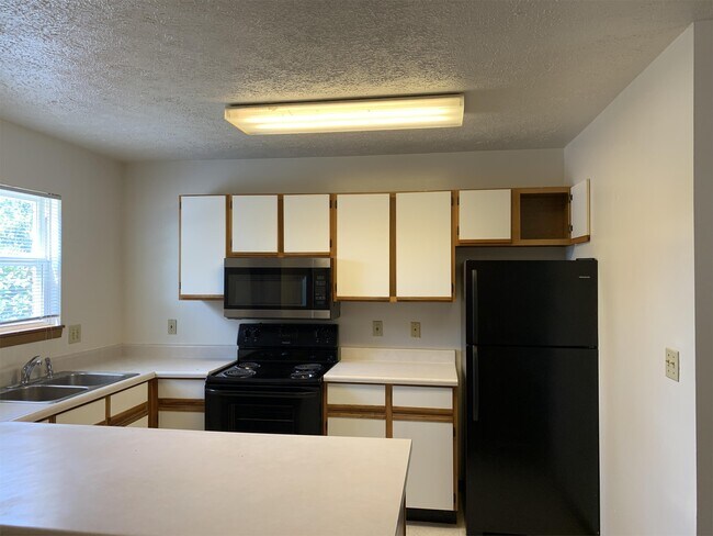 Building Photo - 1001 Fannon Dr