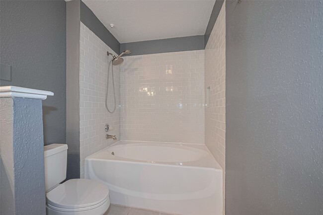 Building Photo - 1330 Old Spanish Trl