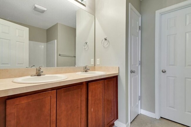 Building Photo - 850 Canyon Oak Loop