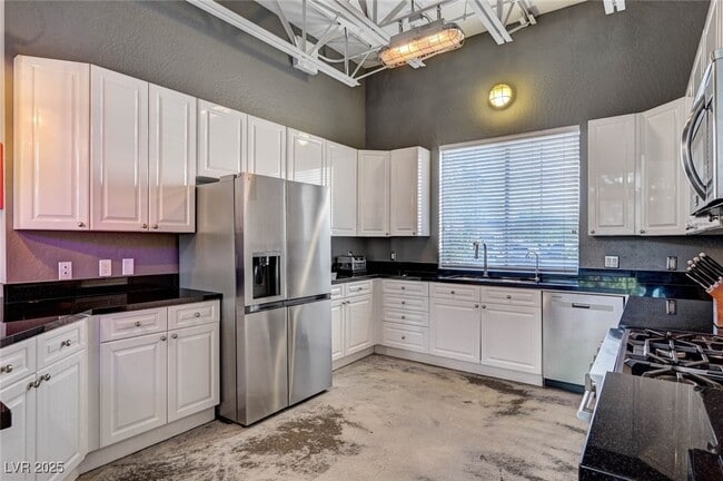 Building Photo - 5096 Thunder River Cir
