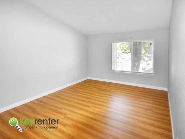 Building Photo - Rare San Ramon Foothills Condo available!
