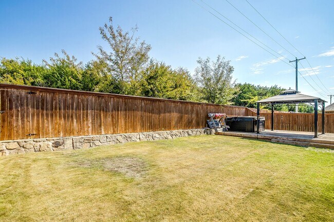 Building Photo - Beautiful 4 Bed, 2 Bath in Pristine Willow...