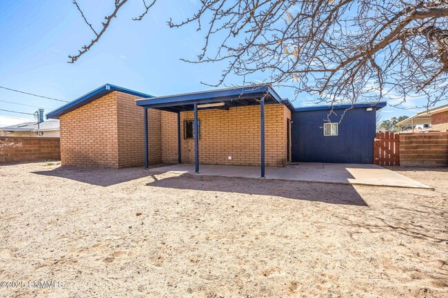 Building Photo - 963 Maple St