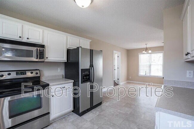 Building Photo - 312 Cabin Grove Ct