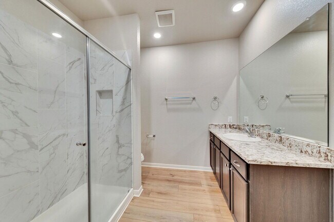 Building Photo - 213 Mount Vernon Way