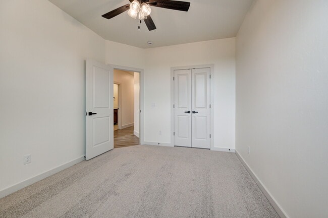 Building Photo - 2116 Josslyn Pl