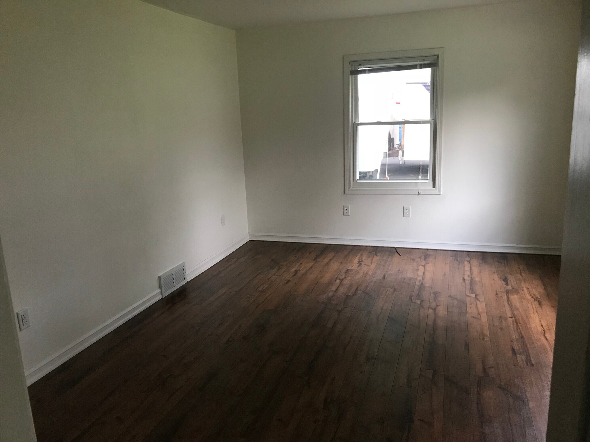 Living room - 404 21st St SW