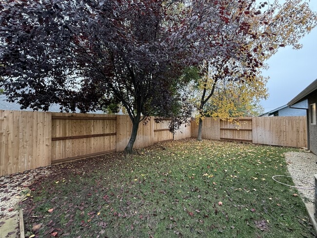 Building Photo - 1574 Kona Dr