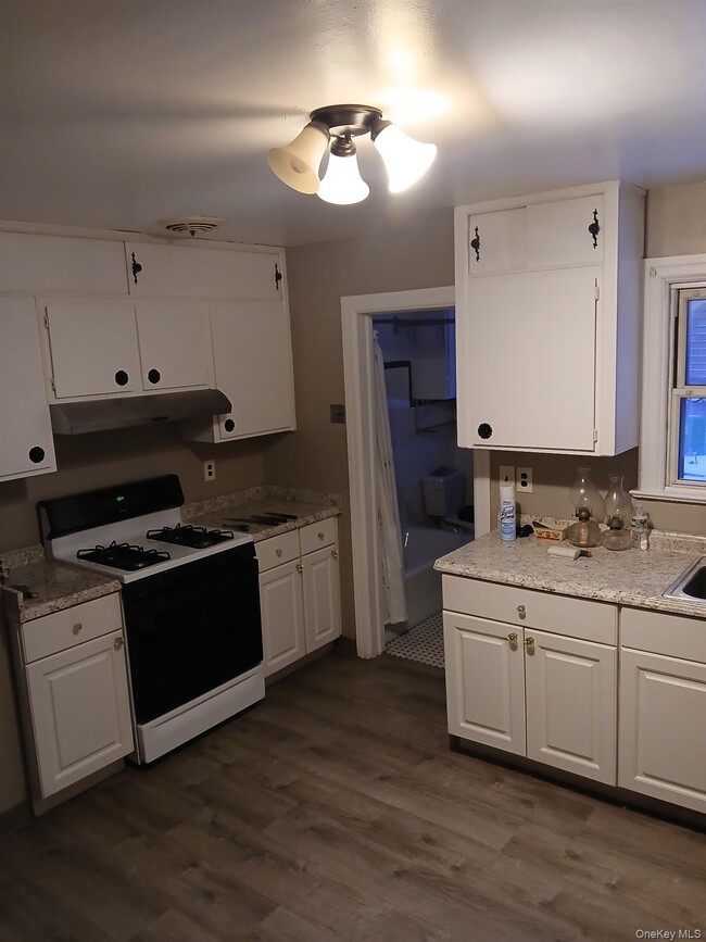 Building Photo - 6A Post Rd