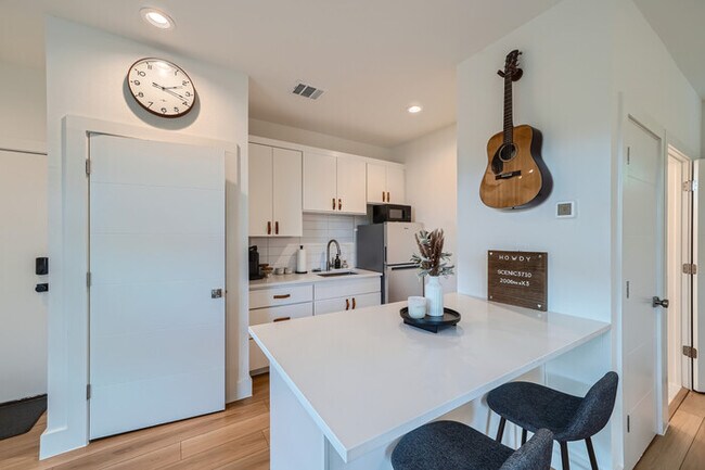 Building Photo - The Green Room. Backstage Downtown Georgetown