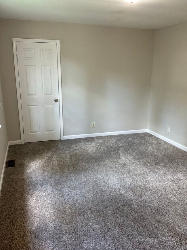 Building Photo - 2853 Meadowlark Ave
